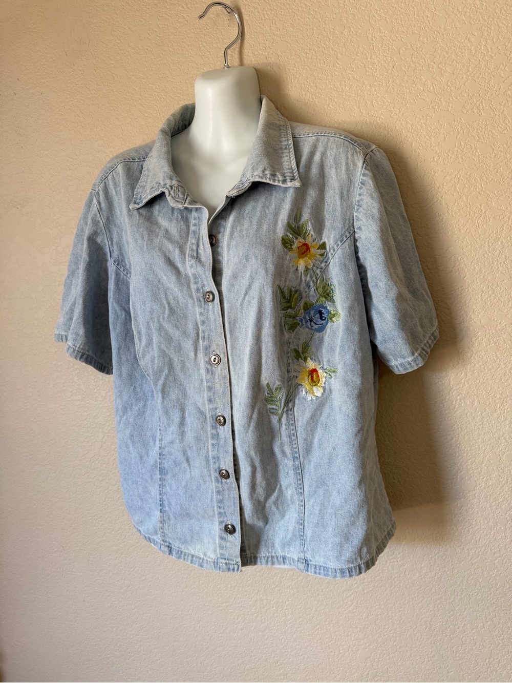 Vintage 90s Studio Ease Floral Embroidered Denim Shirt - Button Down Cottagecore